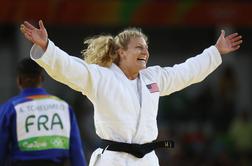 Olimpijska prvakinja popljuvala svet mešanih borilnih veščin