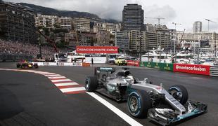 Hamilton prvič letos na najvišji stopnički, Ricciardo besen
