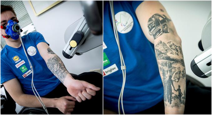 Posebna tetovaža na Jernejevi levi roki označuje posamezne člane njegove družine. Vsak detajl ima svoj pomen, a ga naš sogovornik ne bi rad razkrival javnosti.  | Foto: Ana Kovač