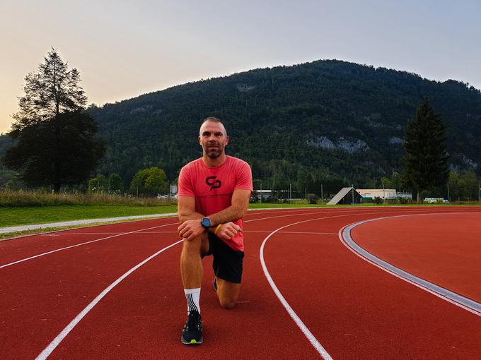 Gašper Predanič je nekdanji atlet in osebni trener, ki nam pri izbiri tekaških copat svetuje takšne, ki imajo primerno blažen petni del.  | Foto: 