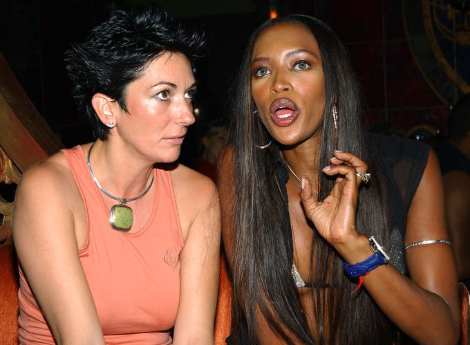Ghislaine Maxwell s supermodelom Naomi Cambell leta 2002 | Foto: Getty Images