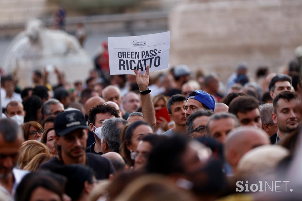 Italija protesti zeleno potrdilo