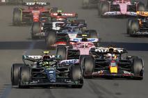 Melbourne štart Lewis Hamilton Max Verstappen