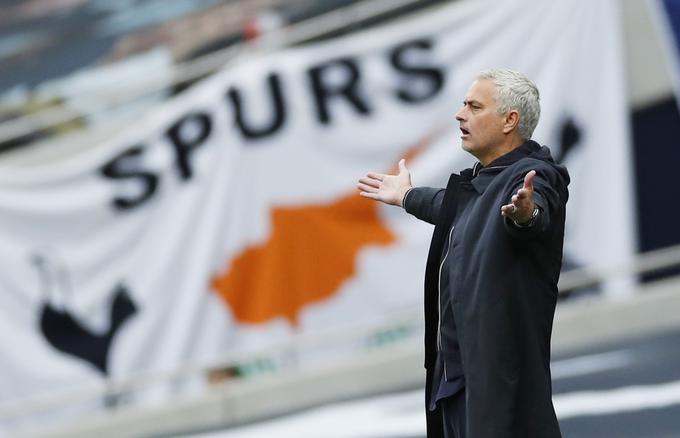 Jose Mourinho ni mogel verjeti svojim očem. | Foto: Reuters