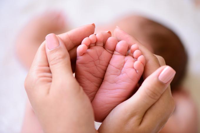 Dr. Hatije Ismaili pravi, da slovenski porodničarji niso najbolj naklonjeni zamisli o rojevanju doma, temveč še vedno zagovarjajo rojevanje v varnem okolju porodnišnice.  | Foto: Getty Images