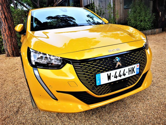 Ta rumena barva bo serijska in torej brez doplačila. Pohvale Peugeotu za drznost. | Foto: Gregor Pavšič