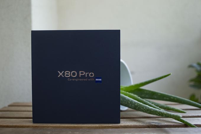 Vivo X80 Pro je zelo odporen proti morebitnim vplivom vode in praha, saj ga spremlja zelo zahteven standard IP68. | Foto: Ana Kovač