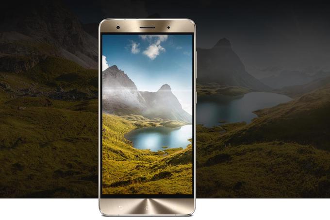 Deluxe namreč uporablja zaslon tipa AMOLED, ki ga v svoje najboljše pametne telefone s pregovorno dobrimi zasloni vgrajuje tudi Samsung. | Foto: Asus.com