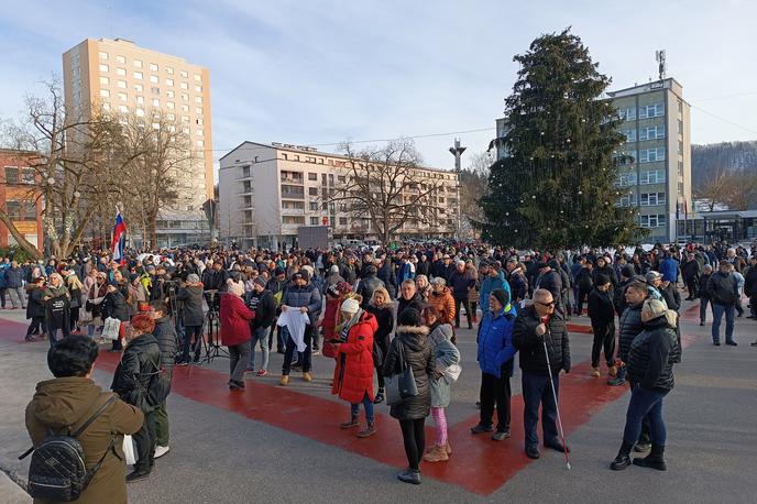 protest v Velenju | Ljudska iniciativa Velenje je že konec januarja zaradi visokih cen ogrevanja pripravila protest. | Foto STA
