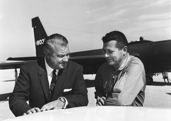 Kelly Johnson, glavni inženir, in Gary Powers med razvojem letala U-2. | Foto: Thomas Hilmes/Wikimedia Commons
