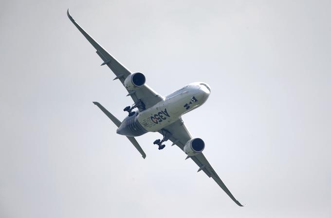 Velika potniška letala so vse pogosteje zoperstavljena nenadnim turbulencam, na katere tudi piloti niso opozorjeni. | Foto: Reuters