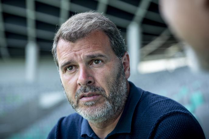 Joao Henriques | Joao Henriques je 50-letni portugalski nogometni trener, ki je v svoji karieri večinoma treniral portugalske klube, deloval tudi v Savdski Arabiji in ZAE, v tej sezoni pa bo vodil Olimpijo. | Foto Ana Kovač
