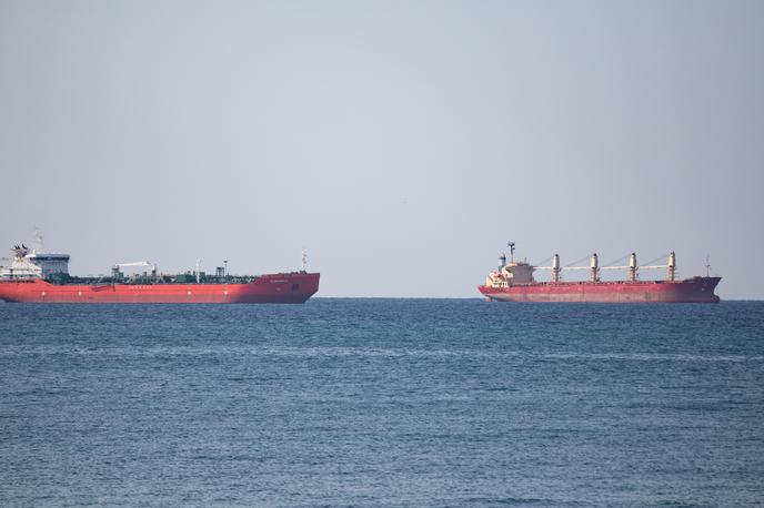 Črno morje | Prejšnji mesec je preko začasnega koridorja prva civilna tovorna ladja iz Ukrajine preko Črnega morja kljub ruski blokadi prispela v Istanbul. | Foto Shutterstock