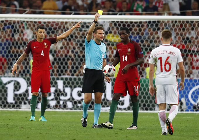 Portugalska bo morala polfinalni dvoboj z Walesom odigrati brez kaznovanega Williama Carvalha. | Foto: Reuters