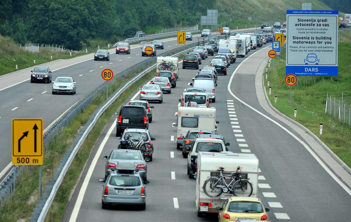 Gorenjska avtocesta | Za tovornjake se bo infrastrukturna pristojbina določila glede na emisijski razred CO2. | Foto STA