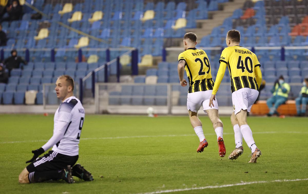 Vitesse Mura | Nogometaši Vitesseja so v prvem polčasu spretno izkoriščali napake obrambe Mure. | Foto Guliverimage