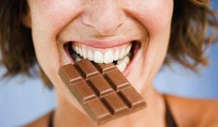 Redno prehranjevanje s čokolado ne redi!