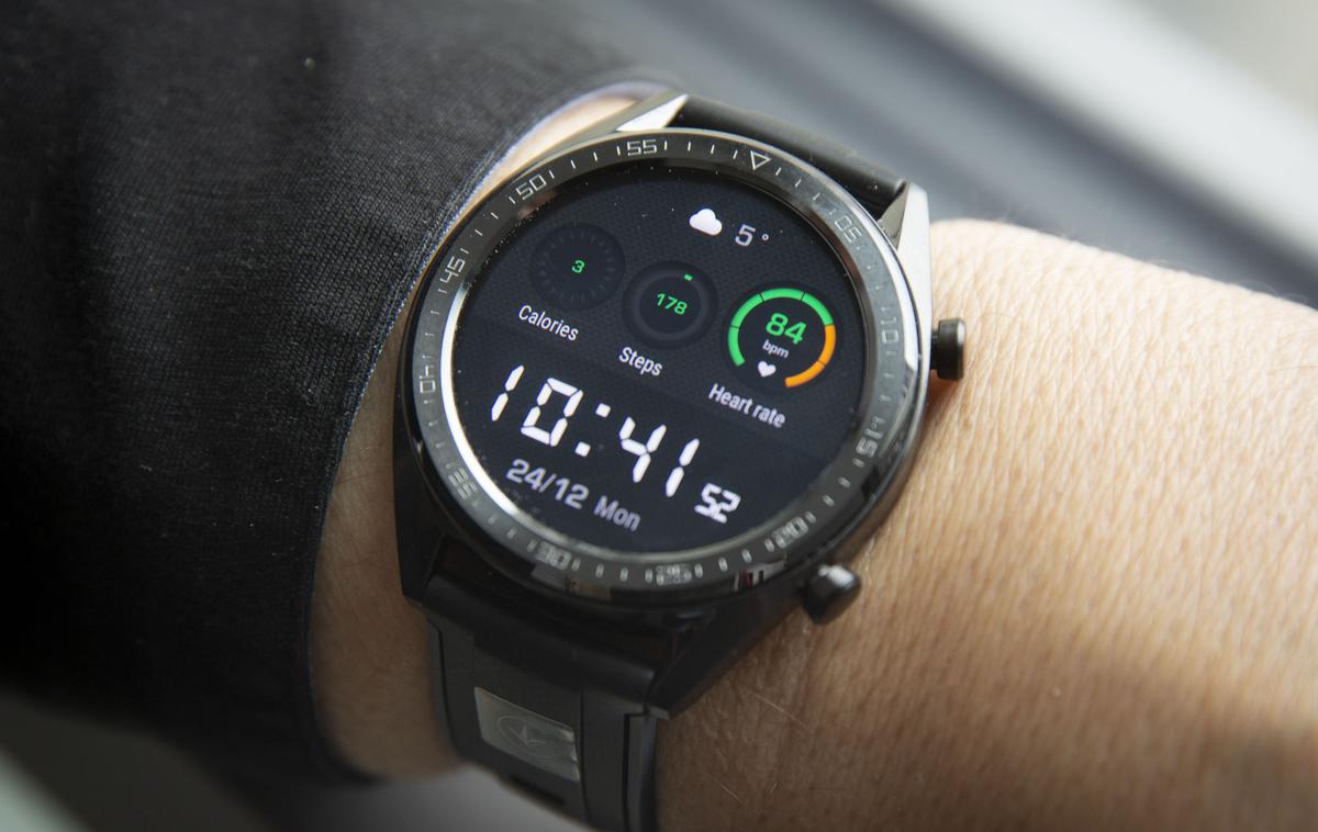 Huawei Watch GT | Poldrugo leto po predstavitvi pametne ure Huawei Watch 2 so predstavili po zasnovi nekoliko drugačno pametno uro Huawei Watch GT. | Foto Bojan Puhek