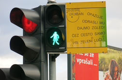 Koga motijo "ženske silhuete" na semaforjih?