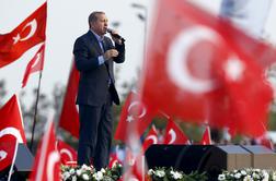 "Turčija se premika v smer avtokratskega sistema"