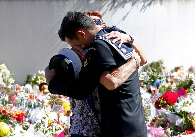 Na Novi Zelandiji še vedno žalujejo za žrtvami petkovega terorističnega napada. | Foto: Reuters