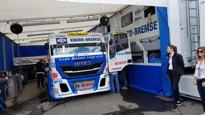 Novi tovornjak evropskega prvaka Jochena Hahna je iveco stralis 440 E 56 XP, ki ga poganja 13-litrski motor z močjo okrog 1.150 "konjev". | Foto: Gregor Pavšič