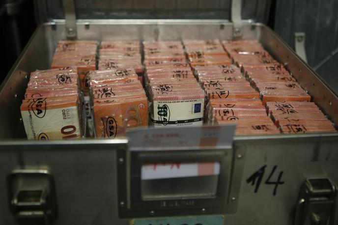 Denar evri | Evropski proračun je letno težek 140 milijard evrov. | Foto Reuters
