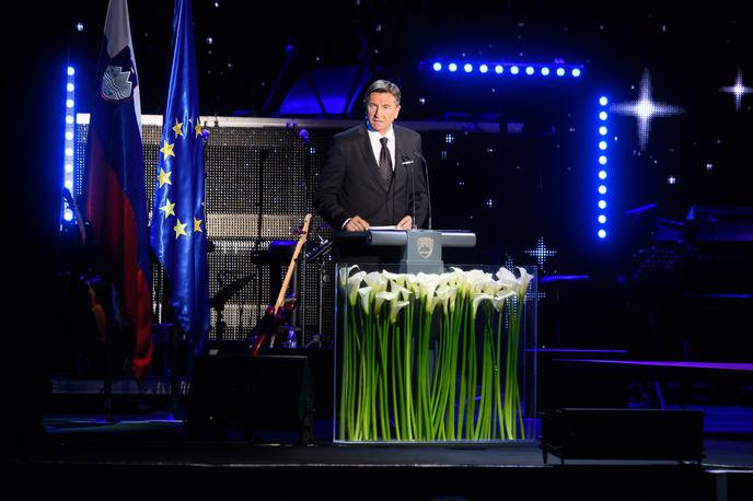 Osrednja slovesnost ob dnevu državnosti | Državljankam in državljanom je predsednik države Borut Pahor zaželel, da bi ostali pogumni, saj pogumne spremlja sreča. | Foto STA