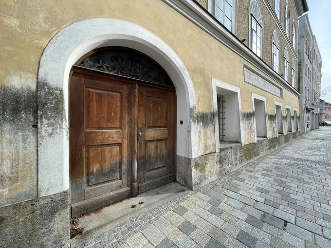 Hitlerjeva rojstna hiša je od leta 2016 v državni lasti. | Foto: Reuters