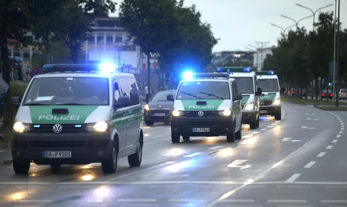 Mesto so takoj preplavili policisti in specialne enote. | Foto: Reuters