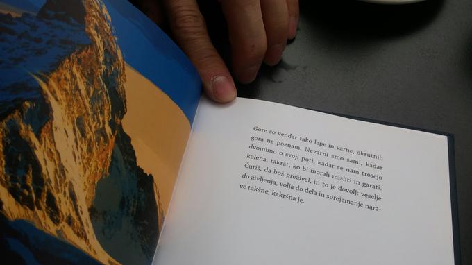 Knjiga s citati Nejca Zaplotnika je njegova redna spremljevalka, citata na fotografijah pa njegova 
najljubša. | Foto: 