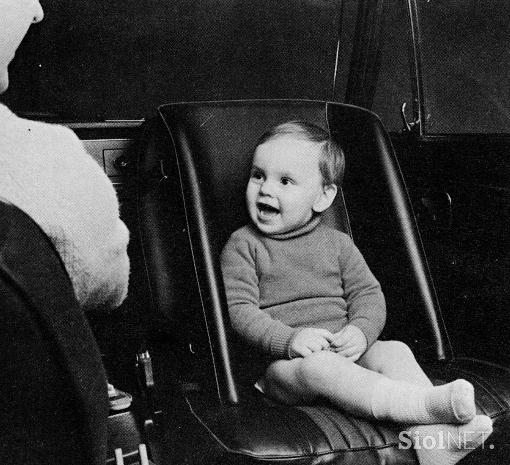 Otroški sedežki skozi zgodovino