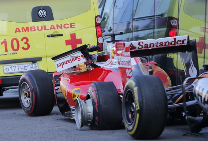 To je ostalo od Vettlovega Ferrarija po incidentu s Kvjatom. | Foto: 