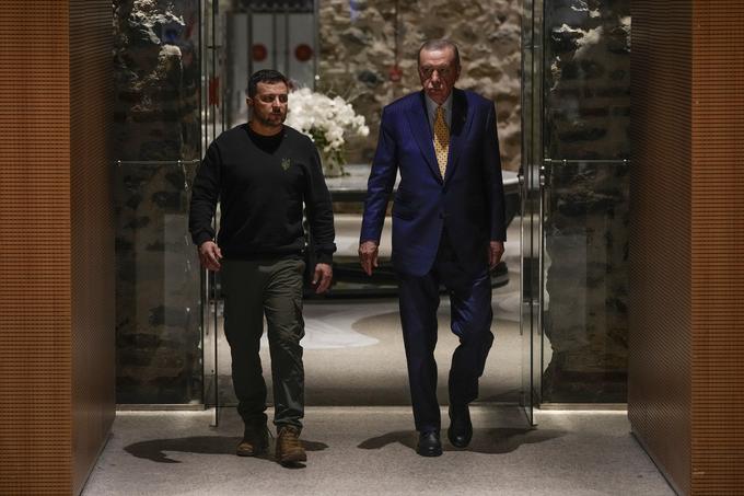 Recep Tayyip Erdogan in Volodimir Zelenski na srečanju voditeljev Turčije in Ukrajine v Istanbulu. | Foto: Guliverimage