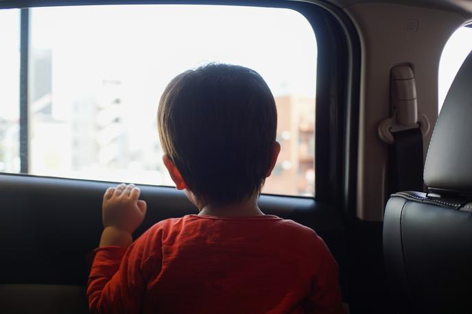 Otrok v avtu | V času incidenta je bilo zunaj 37 stopinj Celzija. | Foto Shutterstock