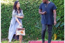 Hči Kim Kardashian poslikala njeno torbico