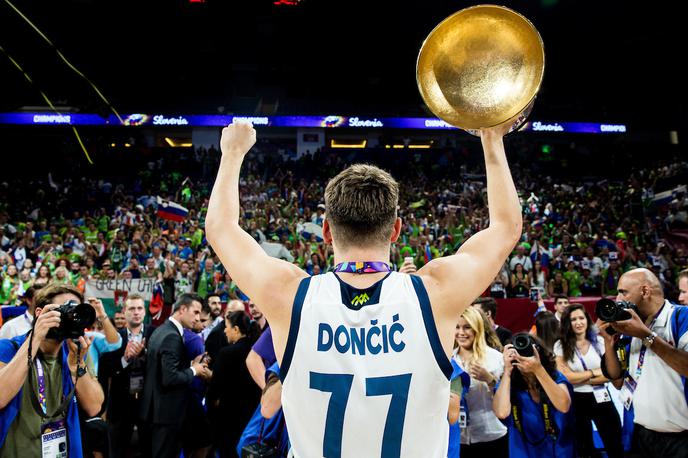 Luka Dončić EuroBasket2017 | Luka Dončić je leta 2017 Sloveniji pomagal do evropskega naslova, odbojkarji pa so na letošnjem EP osvojili drugo mesto. | Foto Vid Ponikvar