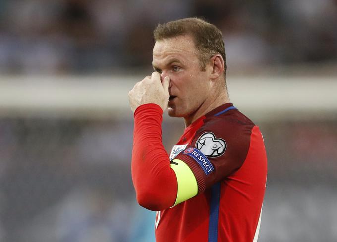 Wayne Rooney ostaja kapetan Anglije. | Foto: Reuters