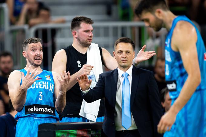 "S to suvereno zmago smo se najlepše zahvalili tudi navijačem," je dejal Sekulić. | Foto: Matic Klanšek Velej/Sportida