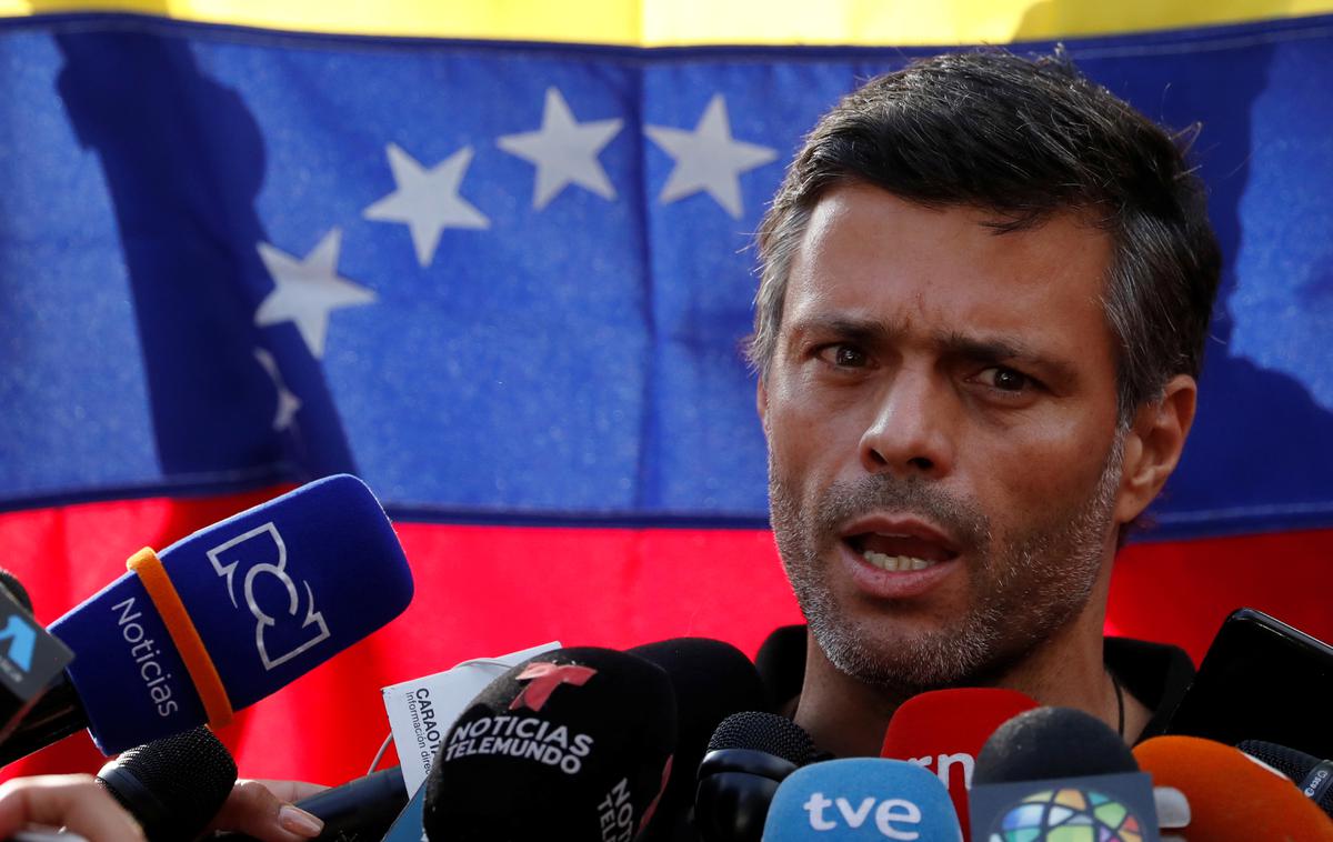 Leopold Lopez | Venezuelski opozicijski voditelj Leopold Lopez se je po neuspešni torkovi vstaji zatekel v rezidenco španskega veleposlaništva v Venezueli. | Foto Reuters