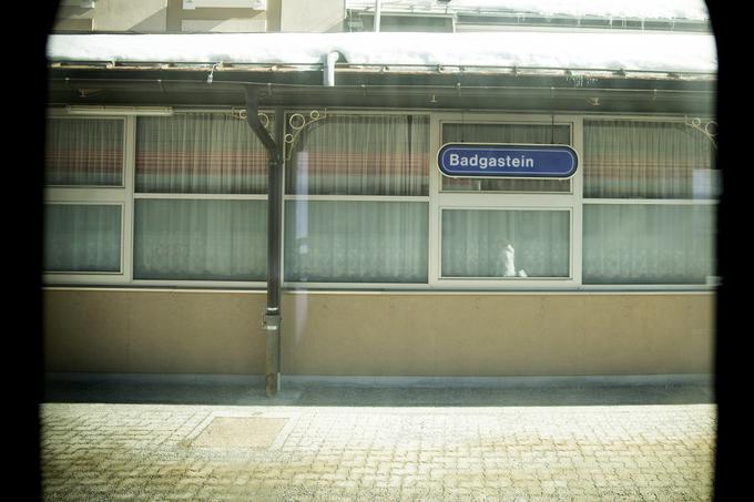 Ena večjih prednosti izbire vlaka za Bad Gastein je tudi ta, da se do cilja pripeljete z direktnim vlakom, torej brez prestopanja. In še namig: z vlakom boste na cilju hitreje kot z avtomobilom! | Foto: Ana Kovač