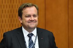 Minister Prešiček Šarcu ponudil svoj odstop