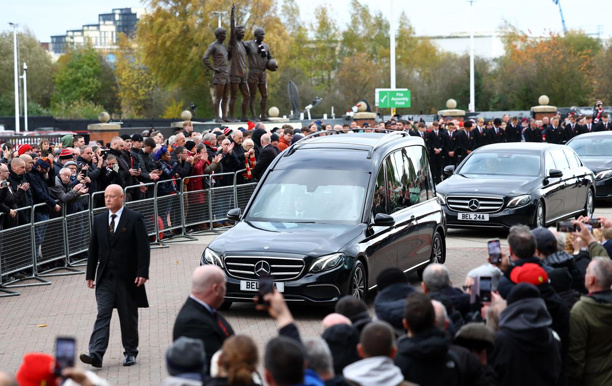 Bobby Charlton, pogreb | Na tisoče ljudi se je poklonilo nekdanji legendi Manchester Uniteda in angleške reprezentance. | Foto Reuters