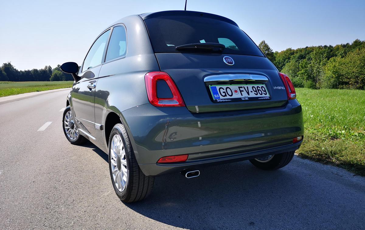 Fiat 500 | Fiat 500 hibrid sicer ni med kandidati za avtomobil leta, a eden izmed glasovalcev za pet finalistov ga bo vozil mesec dni. | Foto Gregor Pavšič