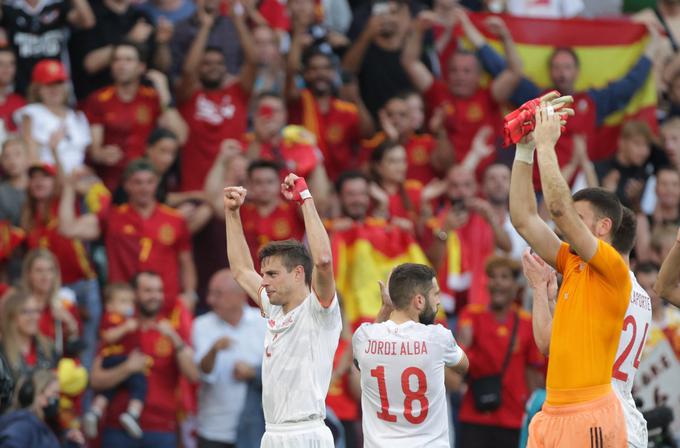 Španci so se v četrtfinale uvrstili po lepotici prvenstva, na kateri je padlo kar osem zadetkov. | Foto: Reuters