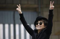 Yoko Ono s šokantnim spročilom proti orožju