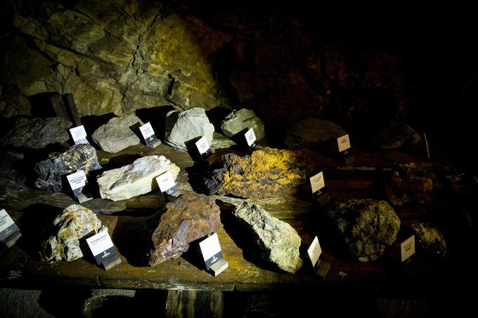 Rudnik Sitarjevec je najbogatejše polimineralno rudišče v Sloveniji, več kot 60 različnih mineralov so našli v njem. Včasih pa so v njem kopali predvsem svinčevo in živosrebrno rudo, ob teh pa še tisto, ki je vsebovala cink, baker, železo in barit.  | Foto: Ana Kovač