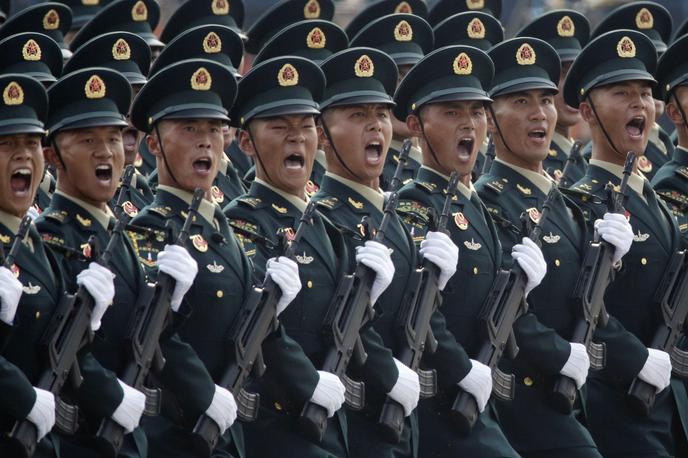 kitajska vojska | Če bo EU zaostala, nas bodo Kitajci prehiteli. S tem pa bosta tudi varnost in svoboda v regiji pod vprašajem. | Foto Reuters