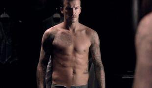 Video: David Beckham spet razkazuje svoje mišice