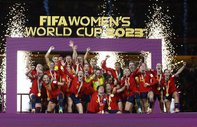 Španke so na svetovnem prvenstvu osvojile zlato, a je slavje nato zaznamovala afera s poljubom. | Foto: Reuters